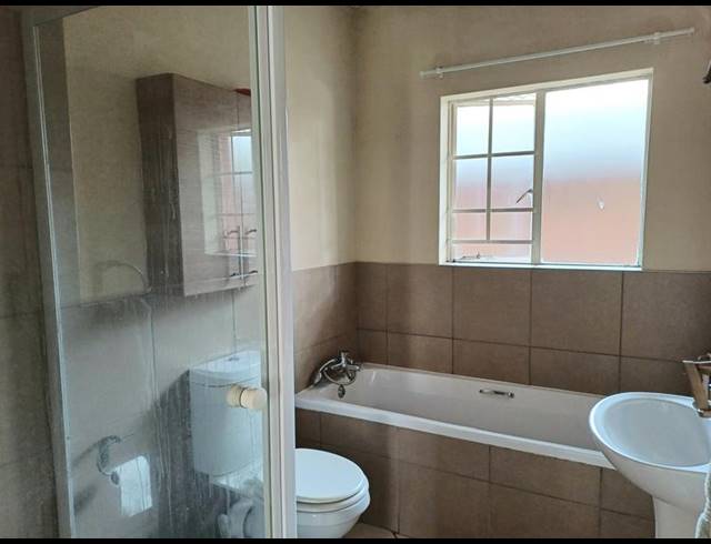 2 BEDROOM APARTMENT FOR SALE IN STONERIDGE